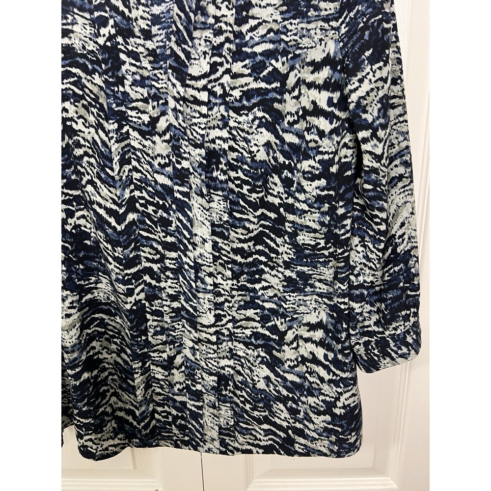 Talbots Womens Blouse Size‎ Small Blue Black Abstract Animal Print Pleated Front - Picture 8 of 16